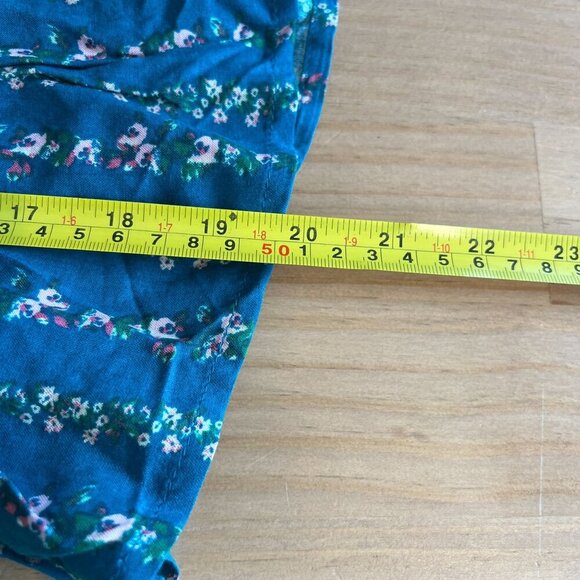 Kingston Grey Emma JUNIOR Smocked Waist Floral Cropped Top Medium Teal Blue Rayo - Picture 11 of 11